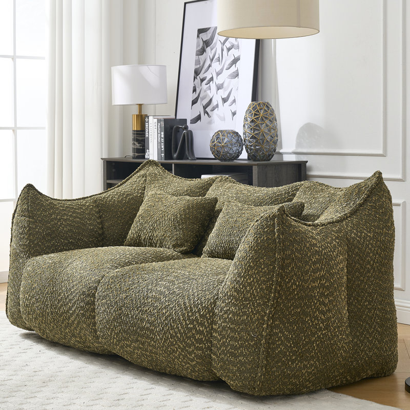 Une chaise moelleuse pour la lecture et la détente, créant une chaise d'angle confortable en mousse, des espaces intérieurs parfaits comme la salle à manger