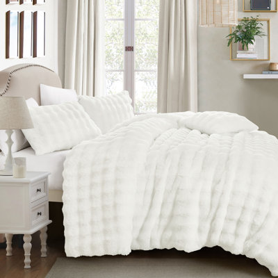 Ansa Velvet Luxury Comforter Set