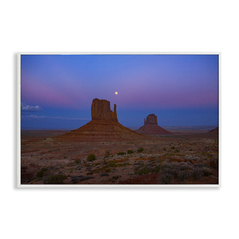 Lune au-dessus du canyon, estampe numérique par Marty Hulsebos, Estampe numérique encadrée blanc bord de mer