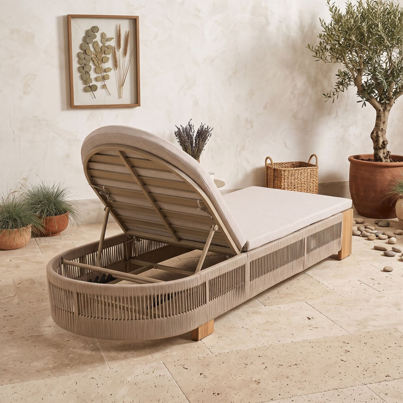 Chaise longue d'extérieur réglable en bois avec coussin