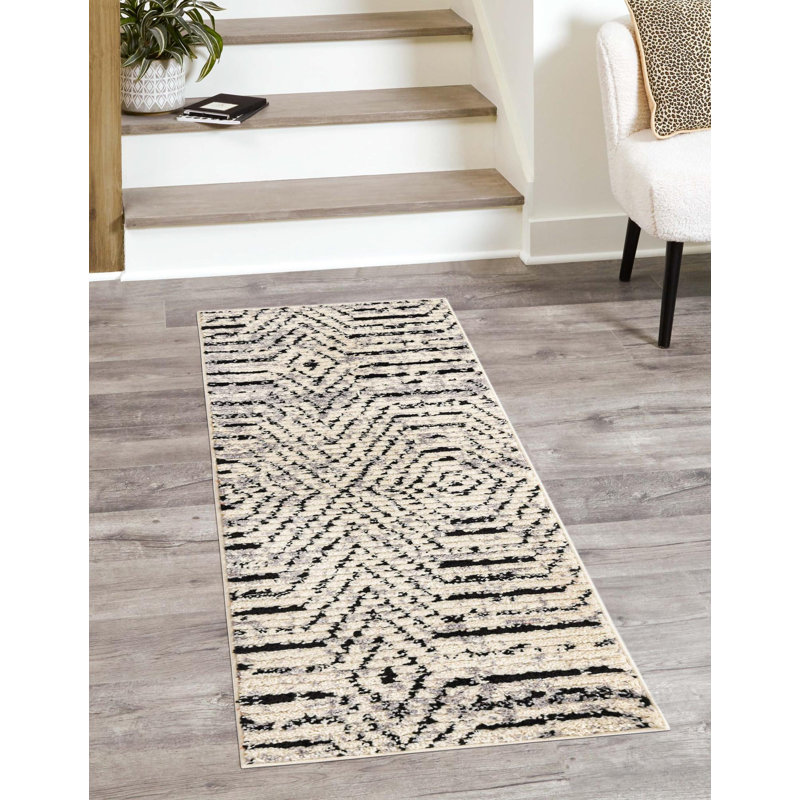 Tharon Geometric Indoor Rug, Runner 2' x 5'