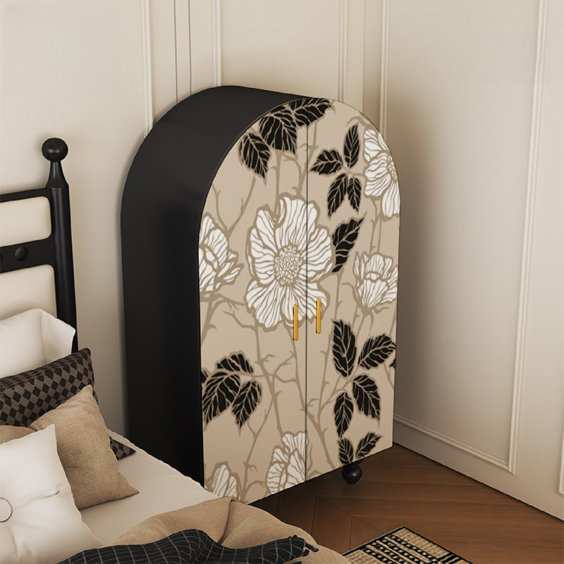Armoire arquée avec tablettes et portes