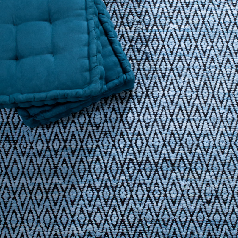 Montauk Hand Woven Performance Geometric Rug, Round 6'