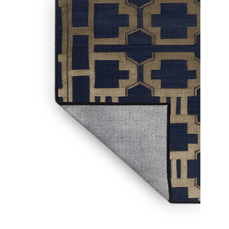 Tapis gris en treillis lavable à la machine