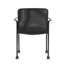 Chaise d'invité empilable avec roulettes Vayu, filet noir et vinyle Caressoft