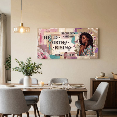 «Praying Woman» avec toile de fond collage et texte inspirant