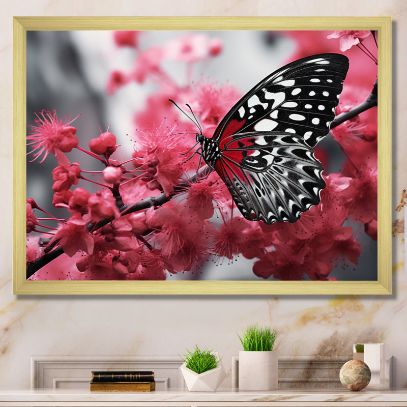 Claymoore, rose, papillon noir, refuge sur toile, H 24 po x l 32 po x P 1 po, Cadre photo noir