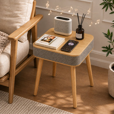 Table d'appoint Nordic Smart avec haut-parleur Bluetooth et recharge sans fil, table de bout en bois massif, table de chevet de 23 po de hauteur avec rangement en tissu