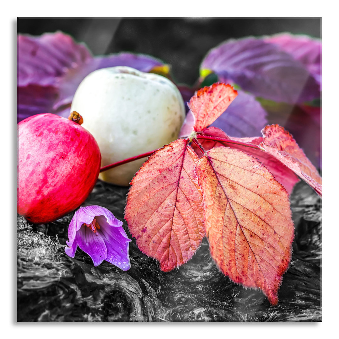 Glasbild Äpfel und Blätter im Herbst