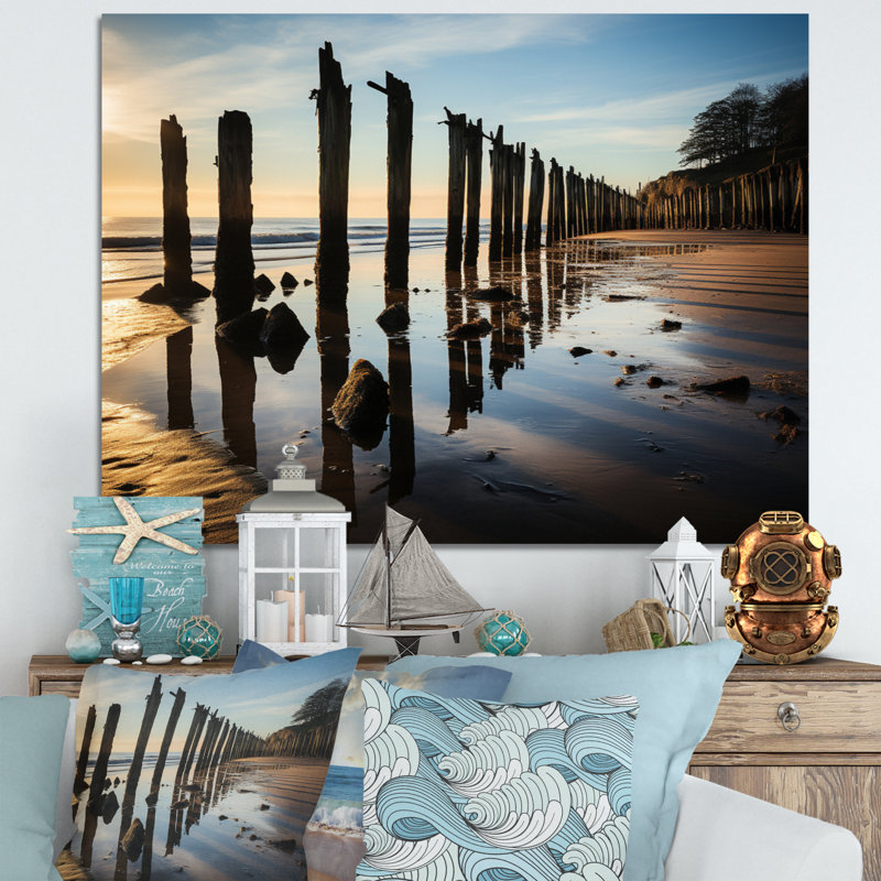 Beach Beach Pier Reflections VI - reproduction, H 12 po x l 20 po x P 1 po, Toile tendue