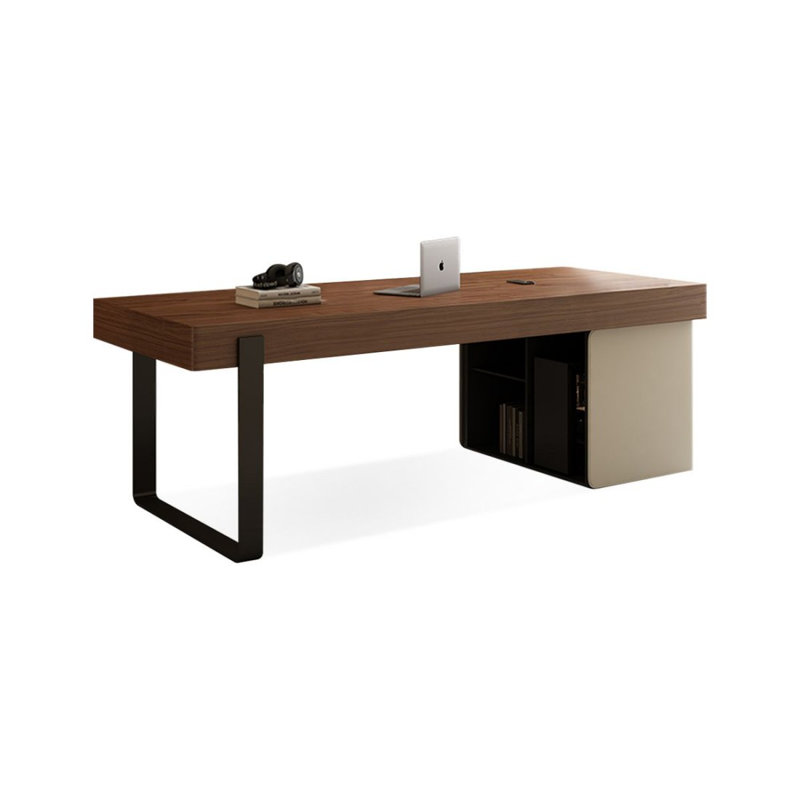 Bureau rectangulaire en bois manufacturé brun noisette, Retour à gauche, 29,53 po H x 62,99 po L x 27,56 po P