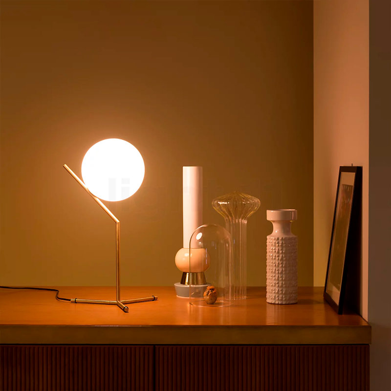 Lampe de bureau en métal sphère 21 po