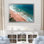 Vue aérienne de la plage bleue et rose VI - art mural plage et océan