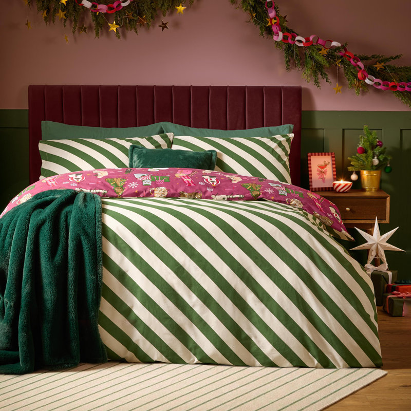 Feline Festive Striped Duvet Cover Set, King Duvet Cover + 2 Standard Pillowcases