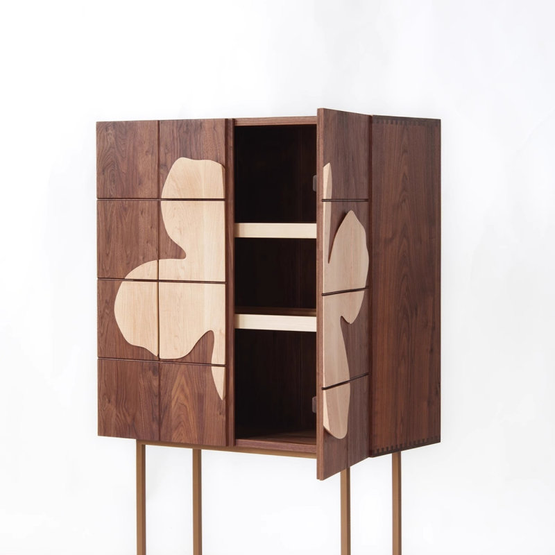 Large-Capacity High-End Sideboard