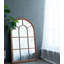 Grand miroir décoratif arqué 34 x 54,3 po avec cadre brun