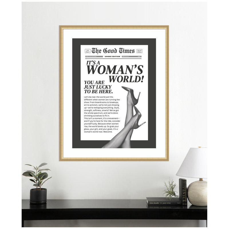«Woman's World» par Honey Island Studio, reproduction d'art murale encadrée