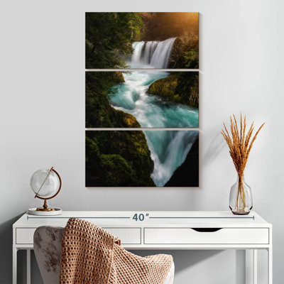 Kerrick Spirit Falls In Washington