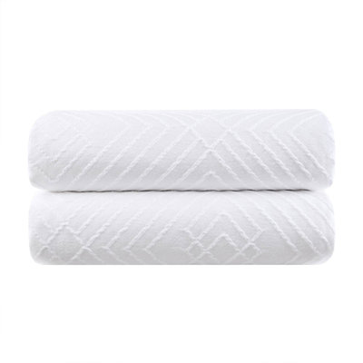 Durable King Bedding Set, White Polyester Coverlet With Modern Design