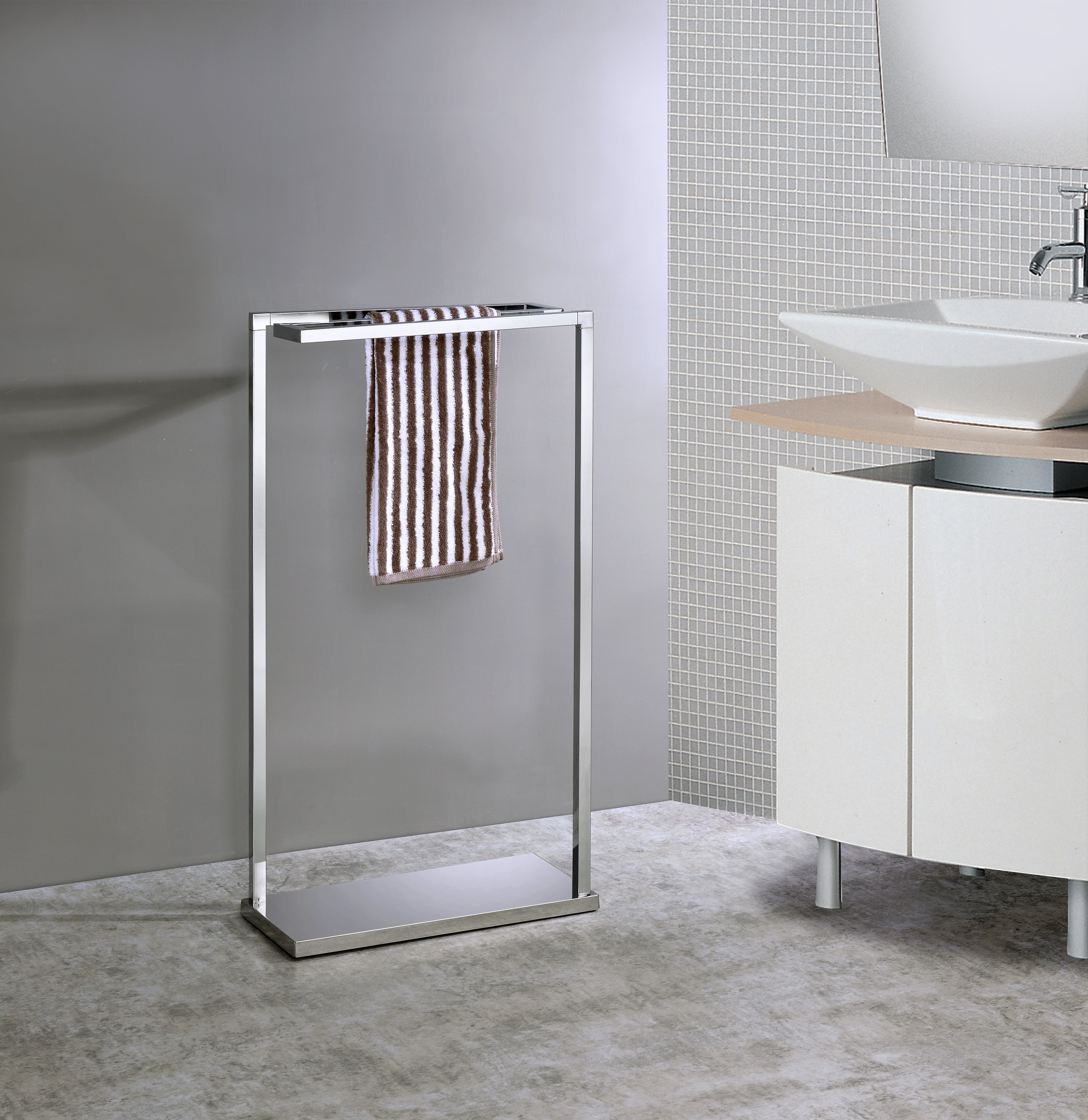 Inroom designs free standing towel outlet stand