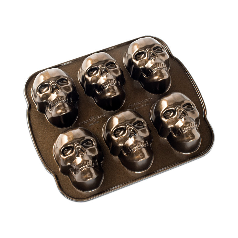 Nordic ware 2024 skull cakelet pan