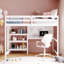 Lit mezzanine double en bois blanc avec tablettes et bureau. Fabrication en pin. Maximisez l'efficacité de l'espace. Polyvalent pour étudier et se détendre. Aucun sommier tapissier requis. L 79,5 po x l 57 po x H 65 po. Supports