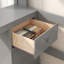 Lit mezzanine double pleine grandeur avec bureau, armoires de rangement, station de charge et tiroirs en gris - Une merveille pour la vie moderne-1262647657