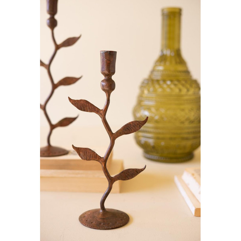 Ensemble de trois porte-bougies en fer