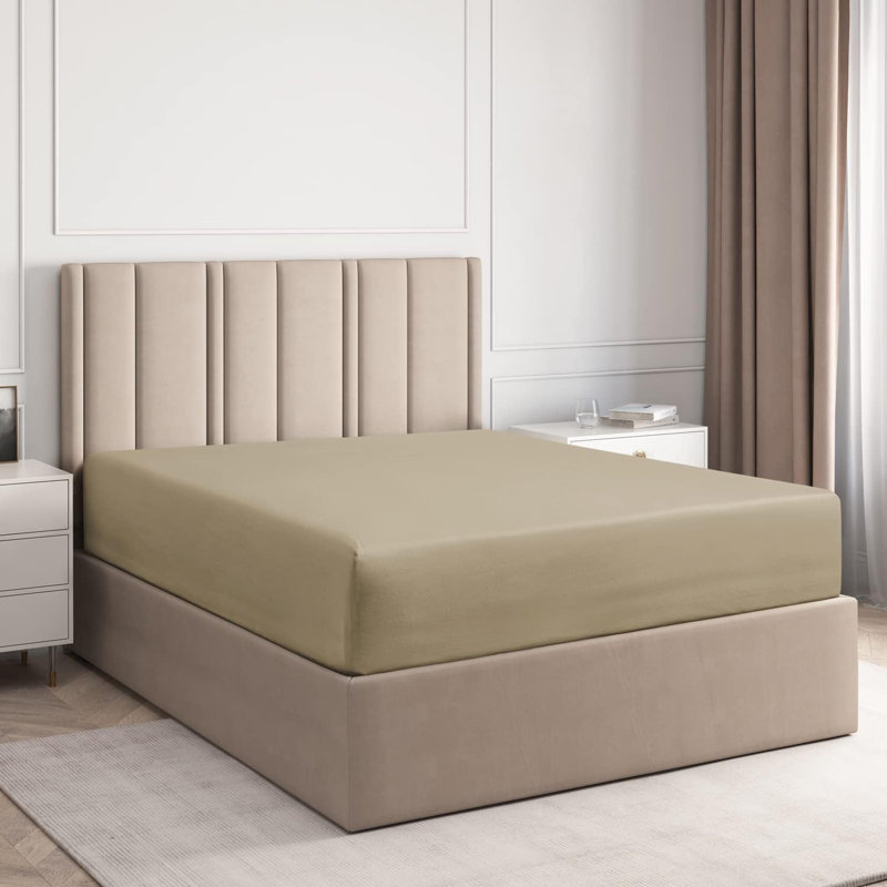 100% Cotton Fitted Sheet Only, 400 Thread Count Hotel Luxury Bedding, Soft & Breathable, Deep Pocket 8–16 Inch Mattress Fit