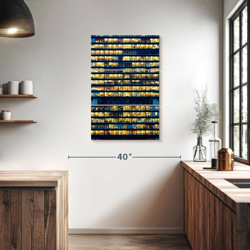 Immeuble de bureaux Lilie la nuit, H 38 po x l 24 po