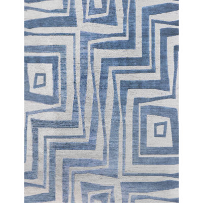 Geometric Area Rug in Ivory/Blue