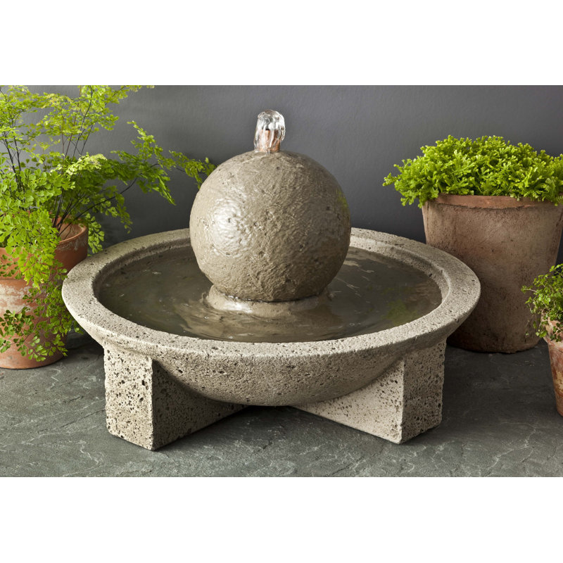 Fontaine sphère en béton Kaelyn, Mousse anglaise