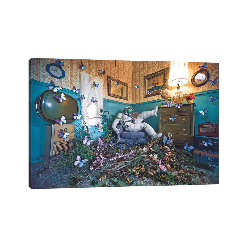 The Lonely Astronaut X par Karen Jerzyk - Giclée sur toile tendue avec châssis, H 12 po x l 18 po x 1,5 po