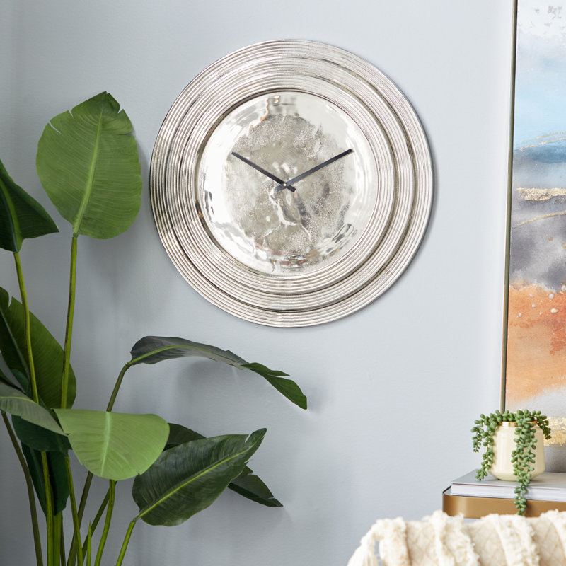 Très grande horloge murale 24,5 po Lotridge, Argenté
