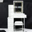 Table de meuble-lavabo à gauche avec tabouret rembourré, très grand miroir coulissant à DEL, 2 prises de courant alternatif et prises de courant, éclairage 3 couleurs sélectionnable, petit blanc confortable, rembourré et extrêmement massif-1527295297