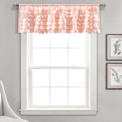 Gigi Scalloped Window Valance