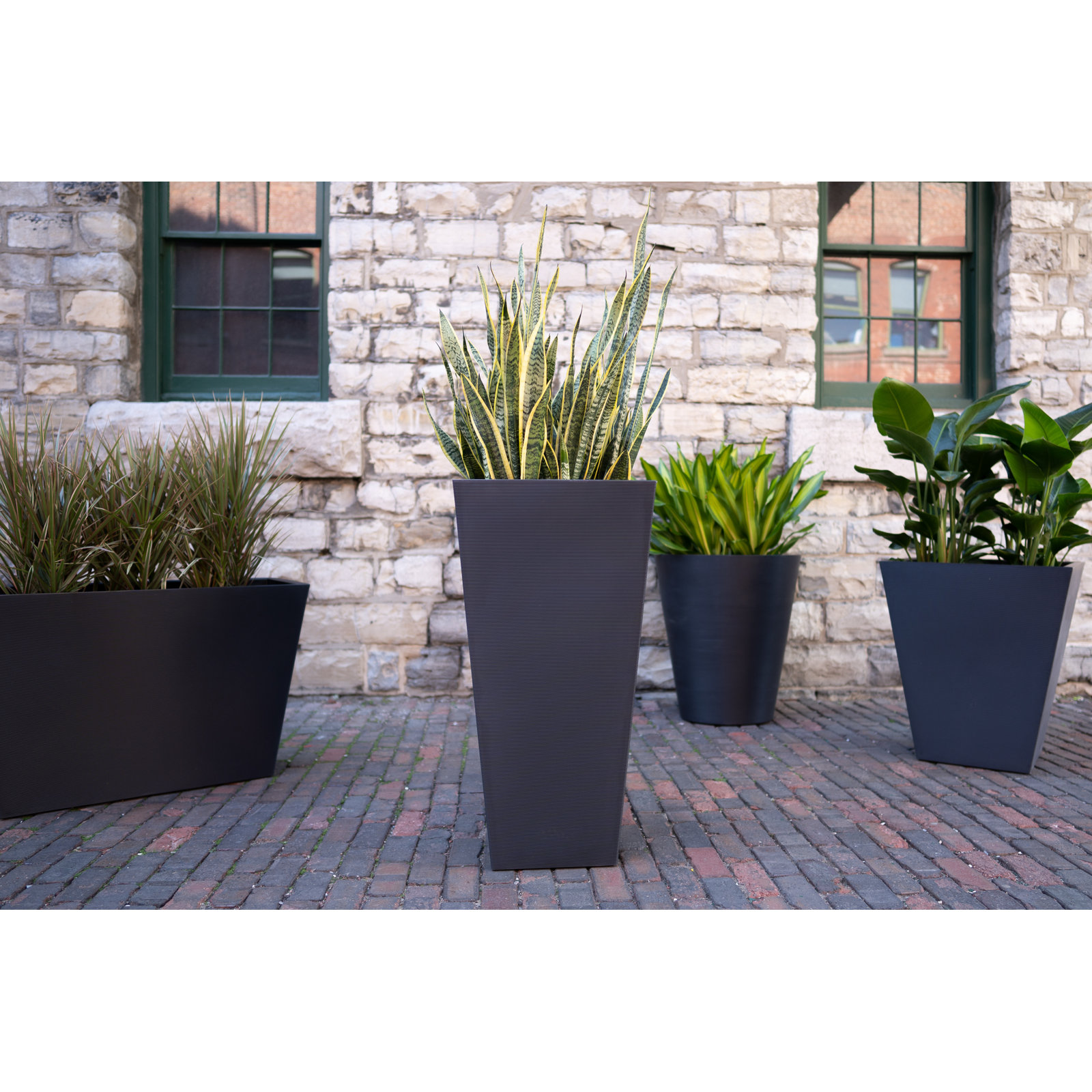Pro Series 20" Pot Planter, Black