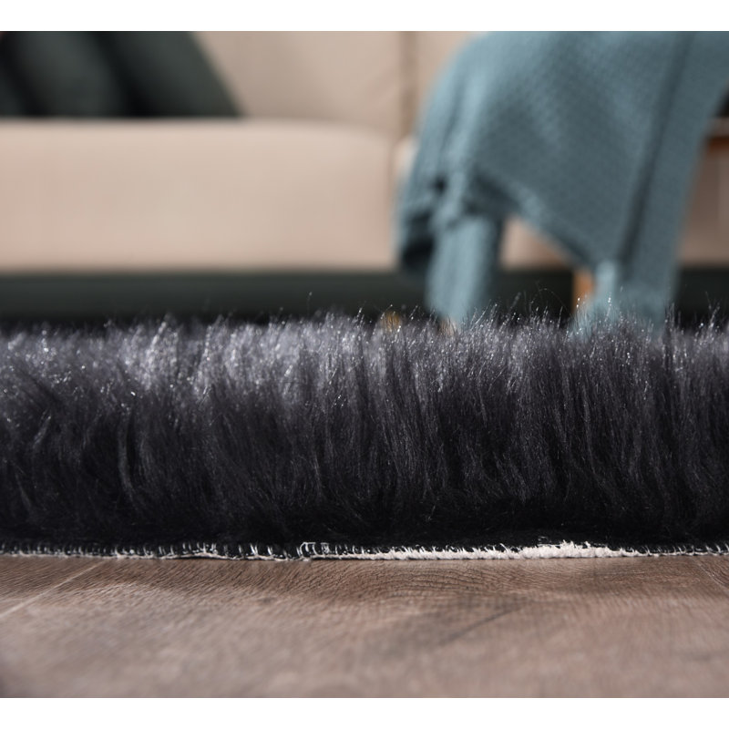 Mamdouh Faux Sheepskin Indoor Rug, Round 4'