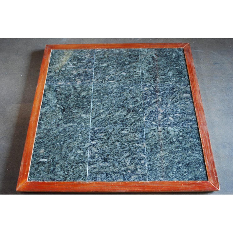 Carreau de sol et de mur en granit 12 po x 12 po Verde Maritaka