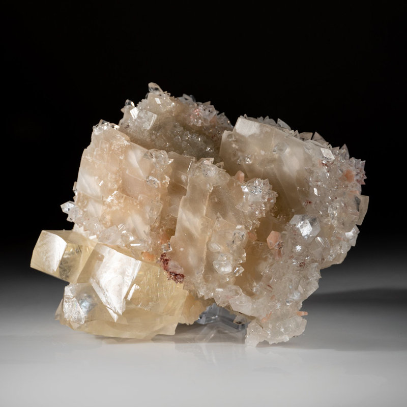 Calcite with Apophyllite from Jalgaon