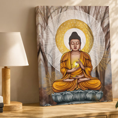 Toile, reproduction sereine et lumineuse d'un Bouddha assis, art mural orné d'une robe safran fluide avec motifs complexes et art mural sur toile