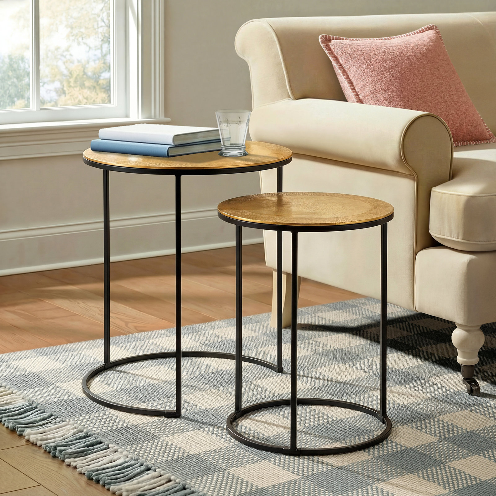 Tuscn Nesting End Table