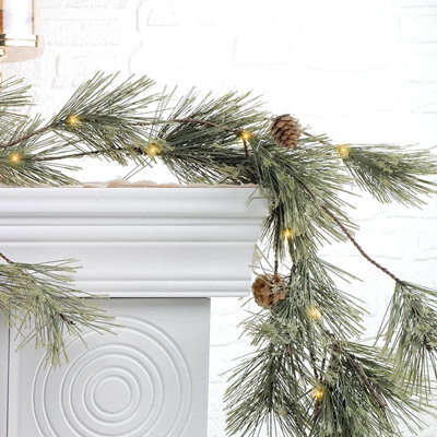 Faux Plastic 10'' Wreath