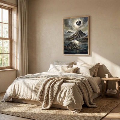 Volcans foncés avec des accents de feuilles d'or et de la lune craquelée, art mural