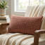 Coussin décoratif d’intérieur/d’extérieur de luxe à pampilles cerise Plutus-1477451191