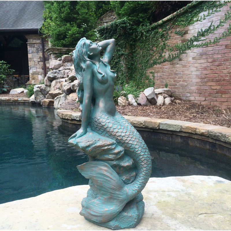 Statue de sirène sur la côte, H 28 po x l 12,5 po x P 13,5 po, Bronze patiné