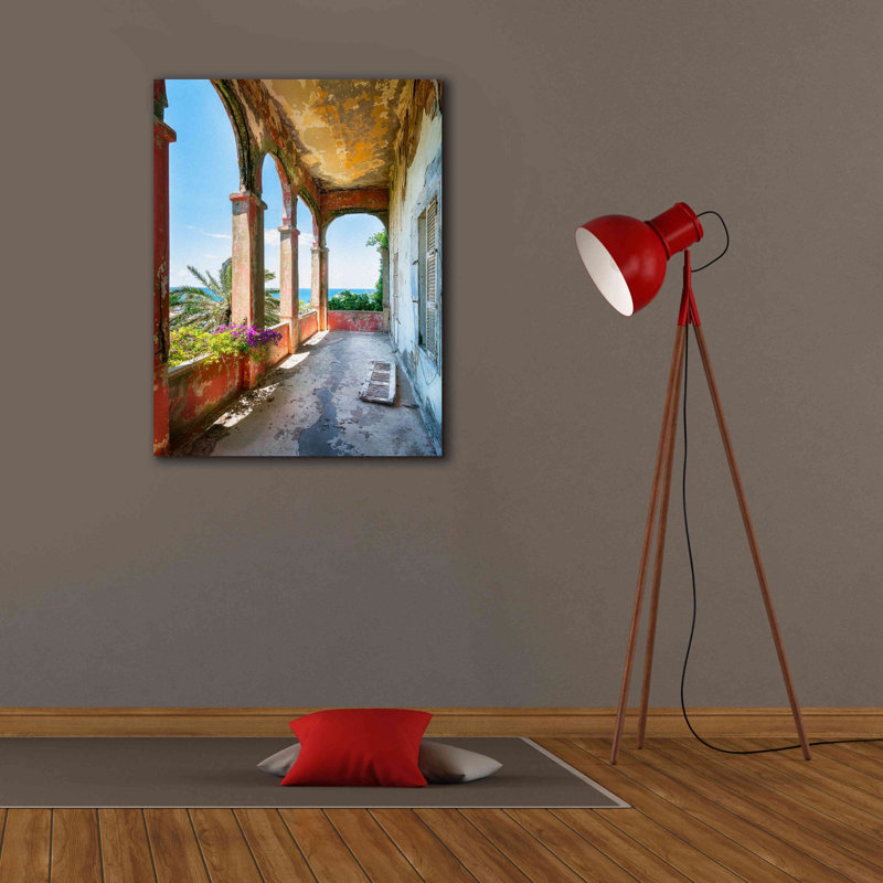 Art graphique sur toile, "Balcon romantique" par Roman Robroek, H 34 po x l 26 po x P 1,5 po