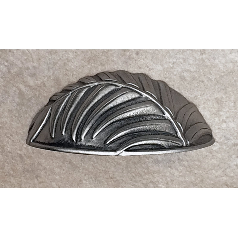 Poignée coquille 2 1/8" center to central palm leaf, Satin