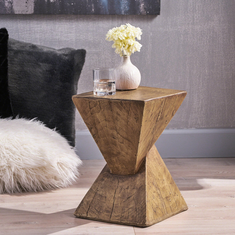 Table d'appoint en béton légère au look moderne et attrayant