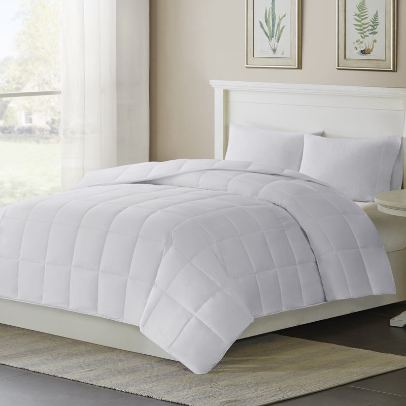 Year Round Warmth 300 Thread Count Cotton Sateen Down Alternative 3M Thinsulate Comforter, Twin